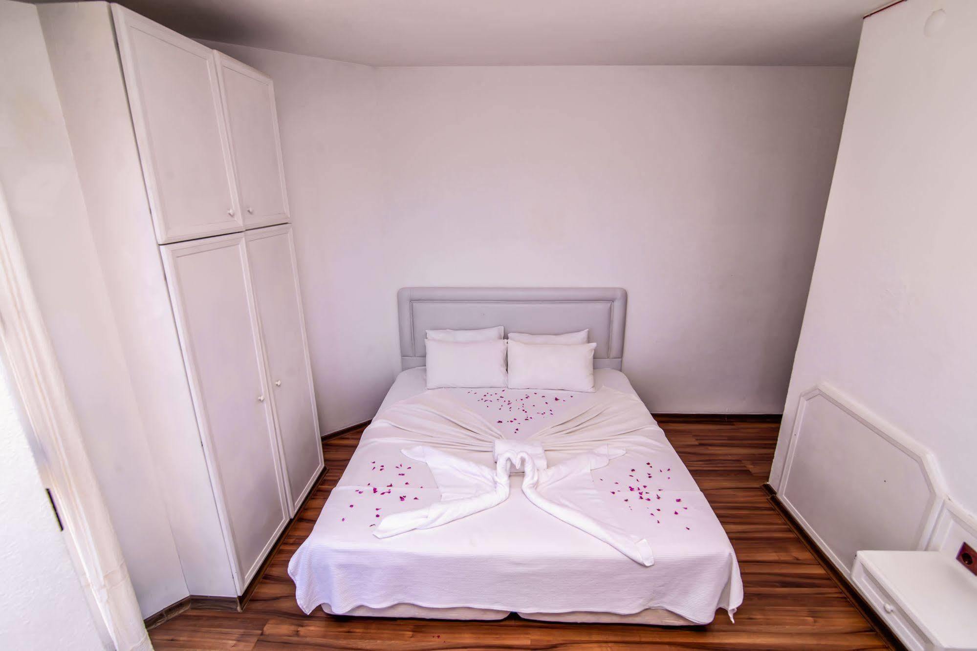 Marin Hotel Чесме Екстериор снимка